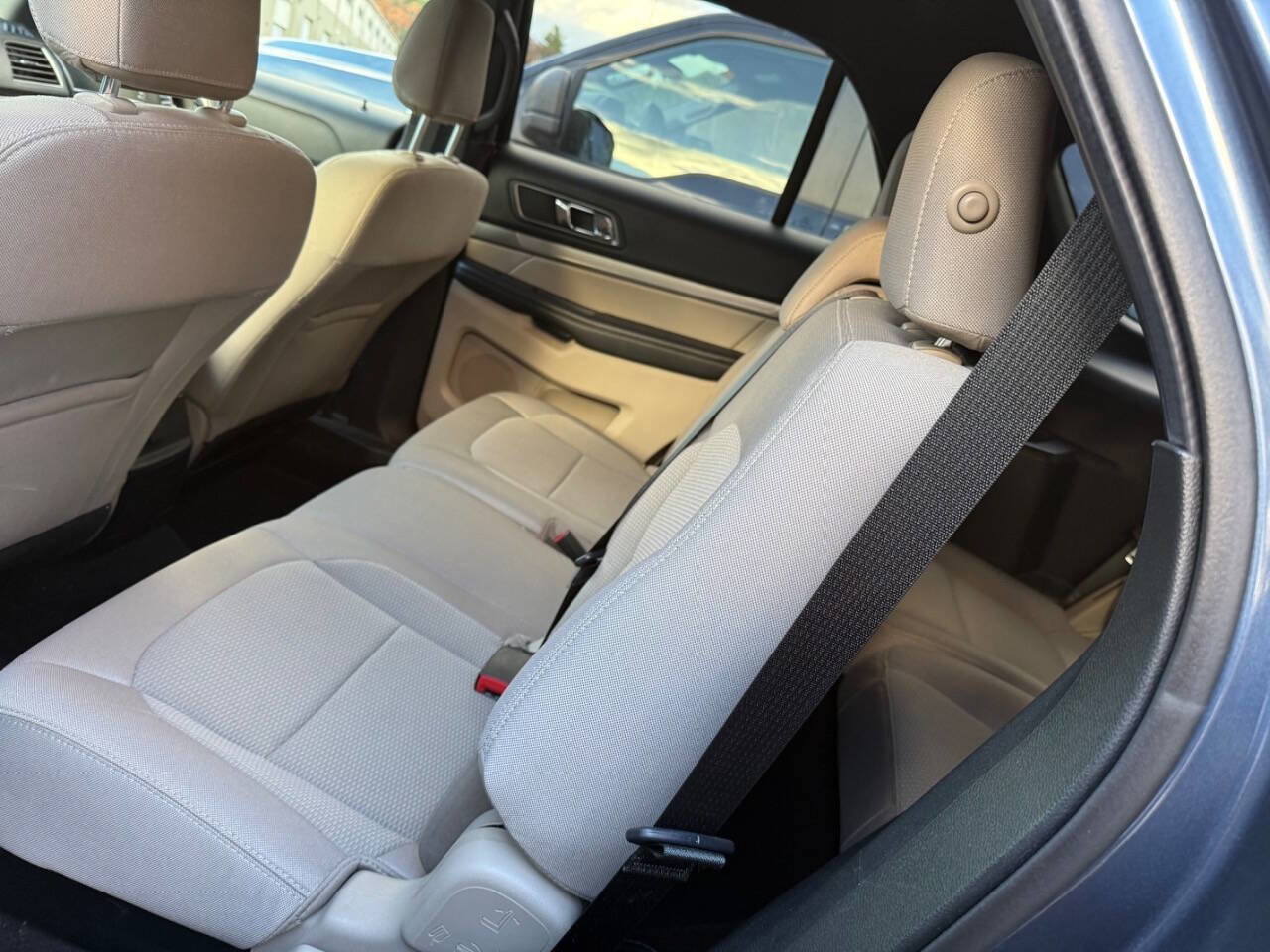 Used 2019 Ford Explorer XLT image 8