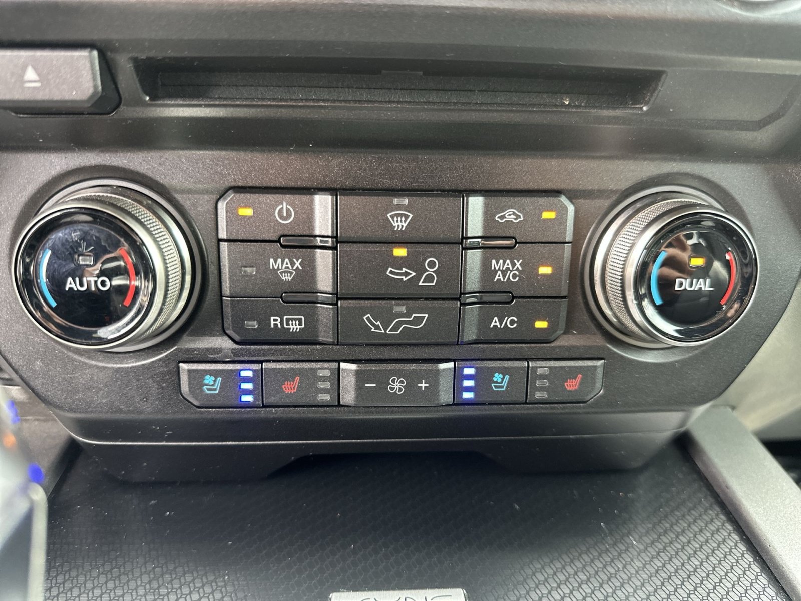 Used 2018 Ford F150 Raptor w/ Equipment Group 802A Luxury AWD/4WD image 29