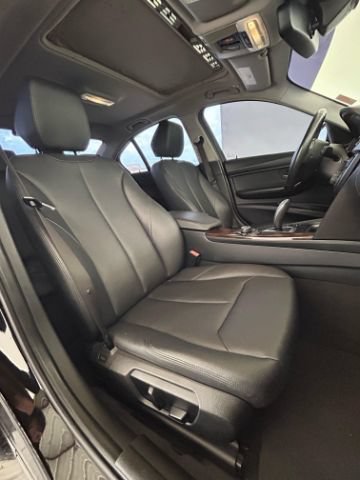 Used 2015 BMW 328i xDrive Sedan AWD/4WD image 9