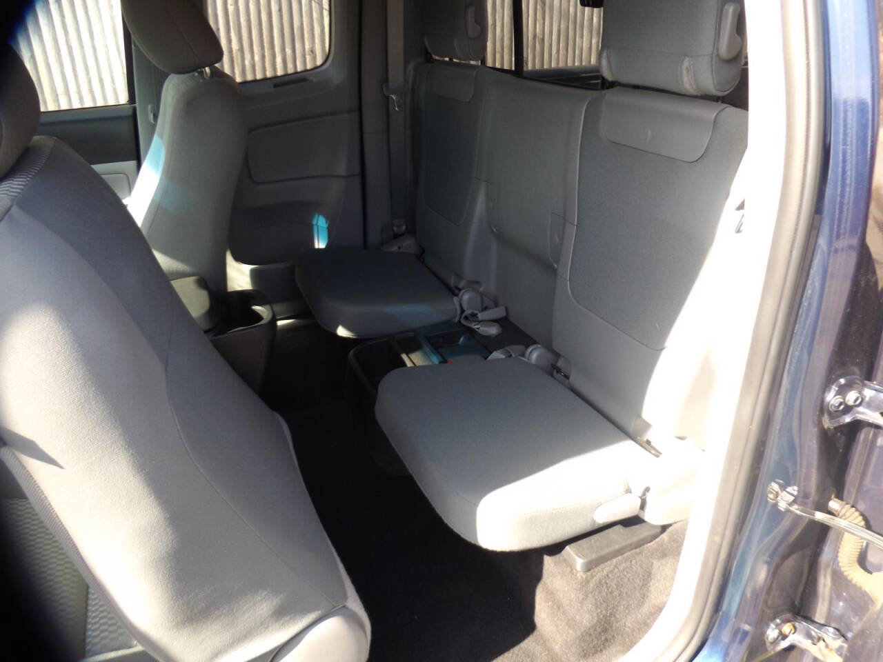 Used 2013 Toyota Tacoma 4x4 Access Cab V6 w/ SR5 Pkg image 17