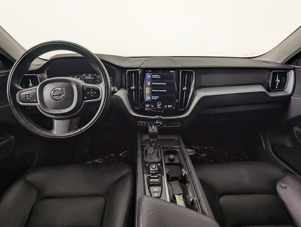 Used 2018 Volvo XC60 T6 Momentum w/ Convenience Package image 14