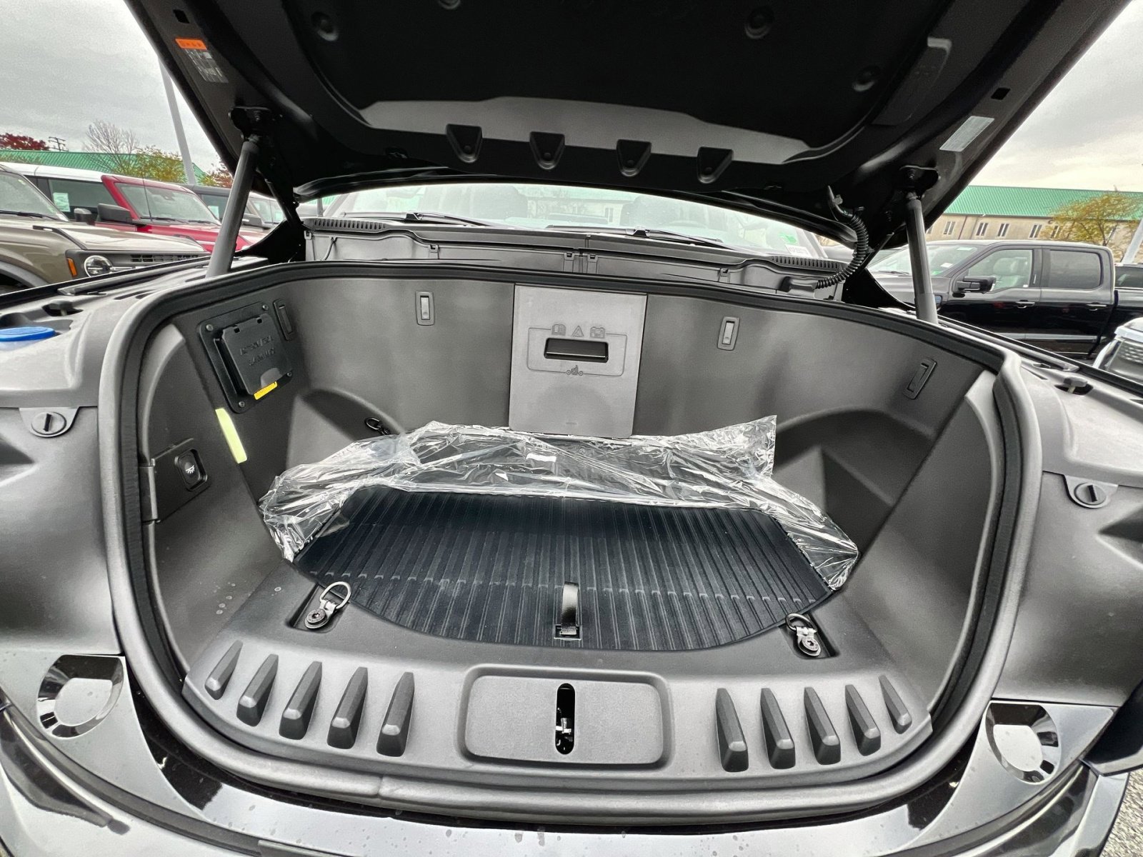 New 2025 Ford F150 Lightning Flash image 27