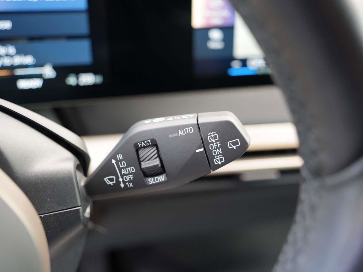 Used 2025 BMW iX xDrive50 w/ Convenience Package image 25