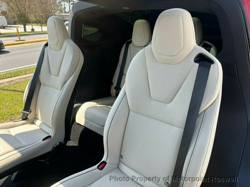 Used 2022 Tesla Model X Plaid image 16