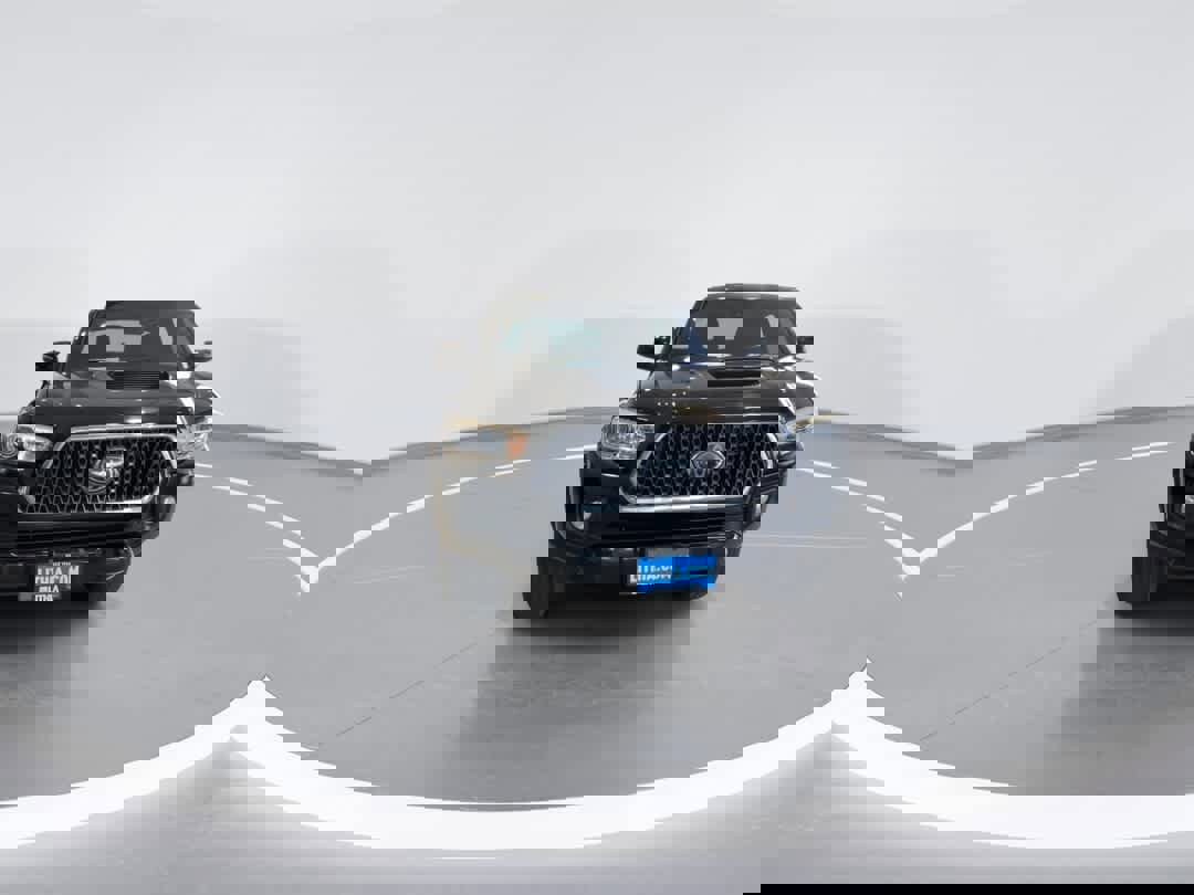 Used 2019 Toyota Tacoma TRD Sport image 3