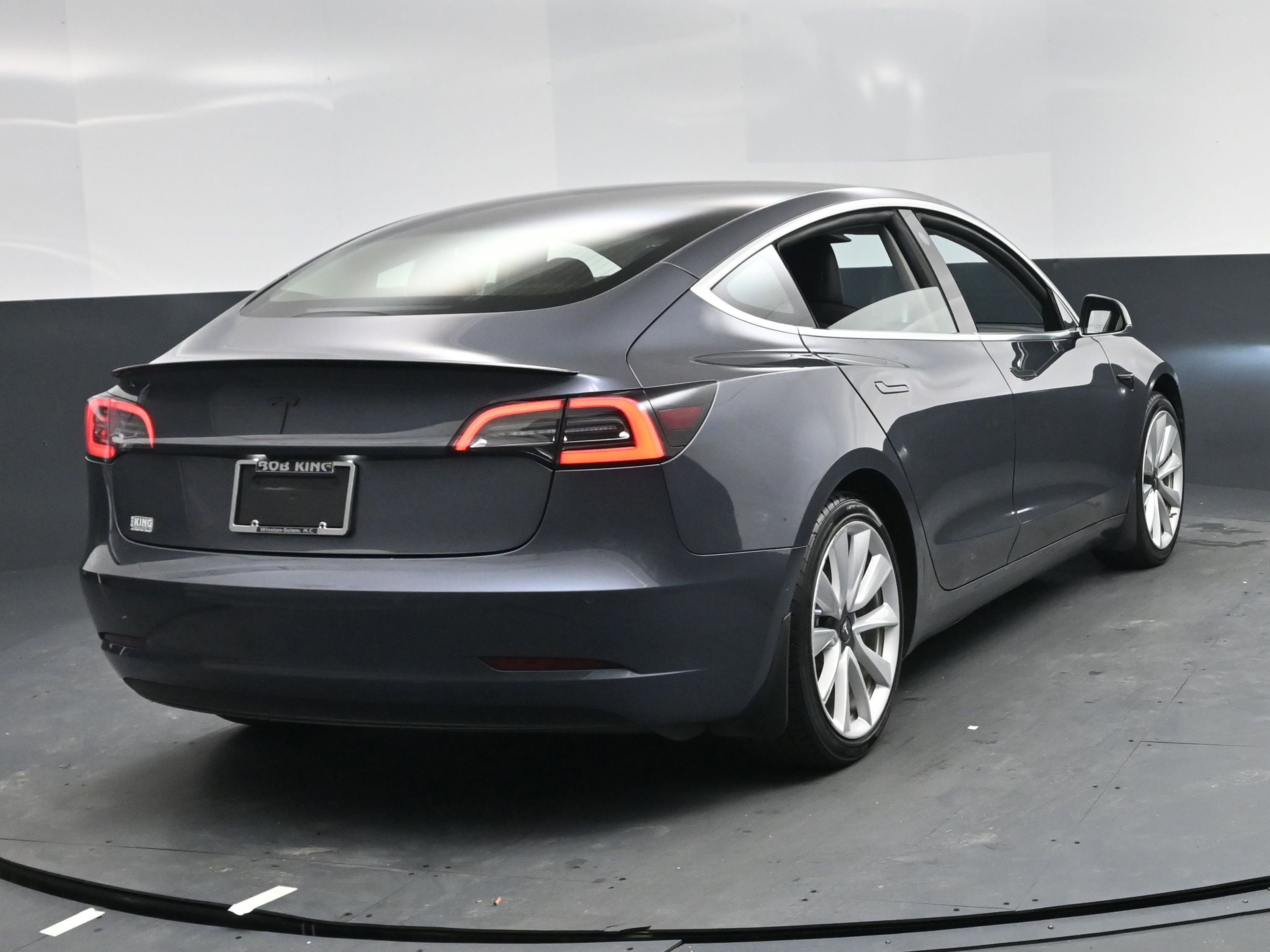 Used 2020 Tesla Model 3 Standard Range image 11