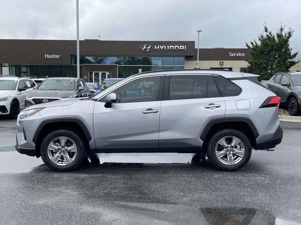 Used 2022 Toyota RAV4 XLE AWD/4WD image 25