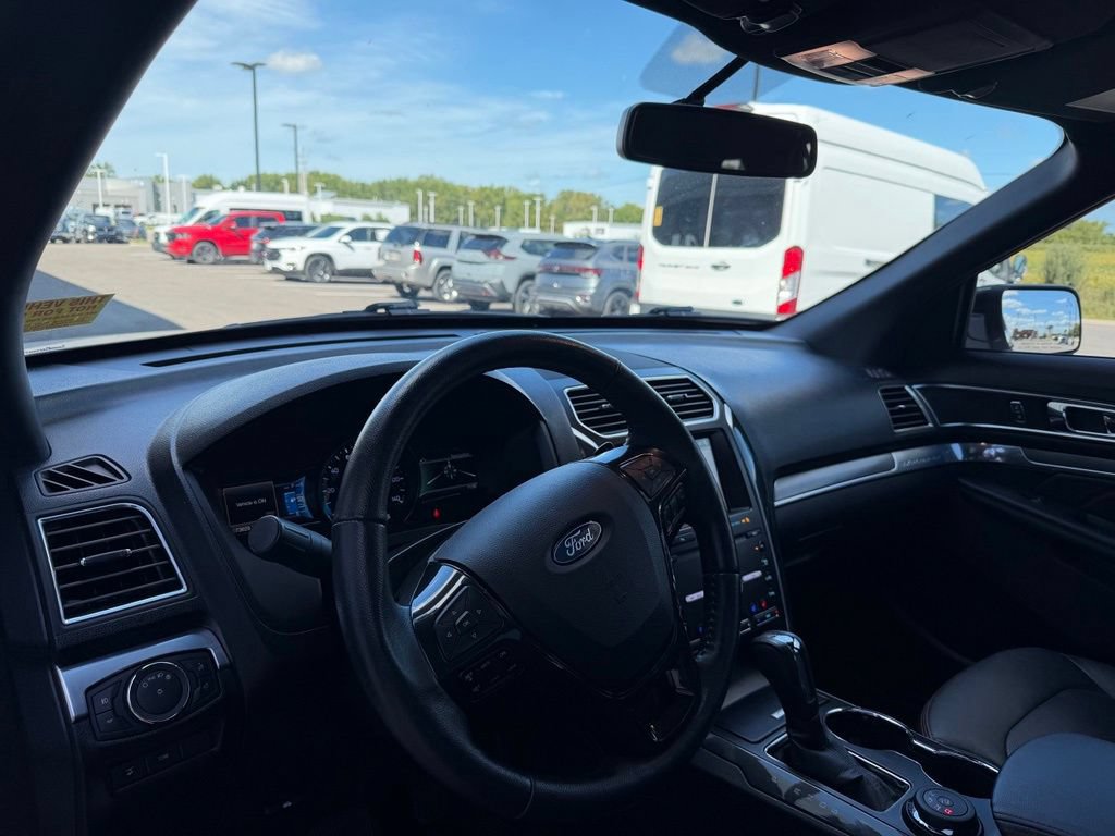 Used 2019 Ford Explorer Sport w/ Equipment Group 401A AWD/4WD image 12