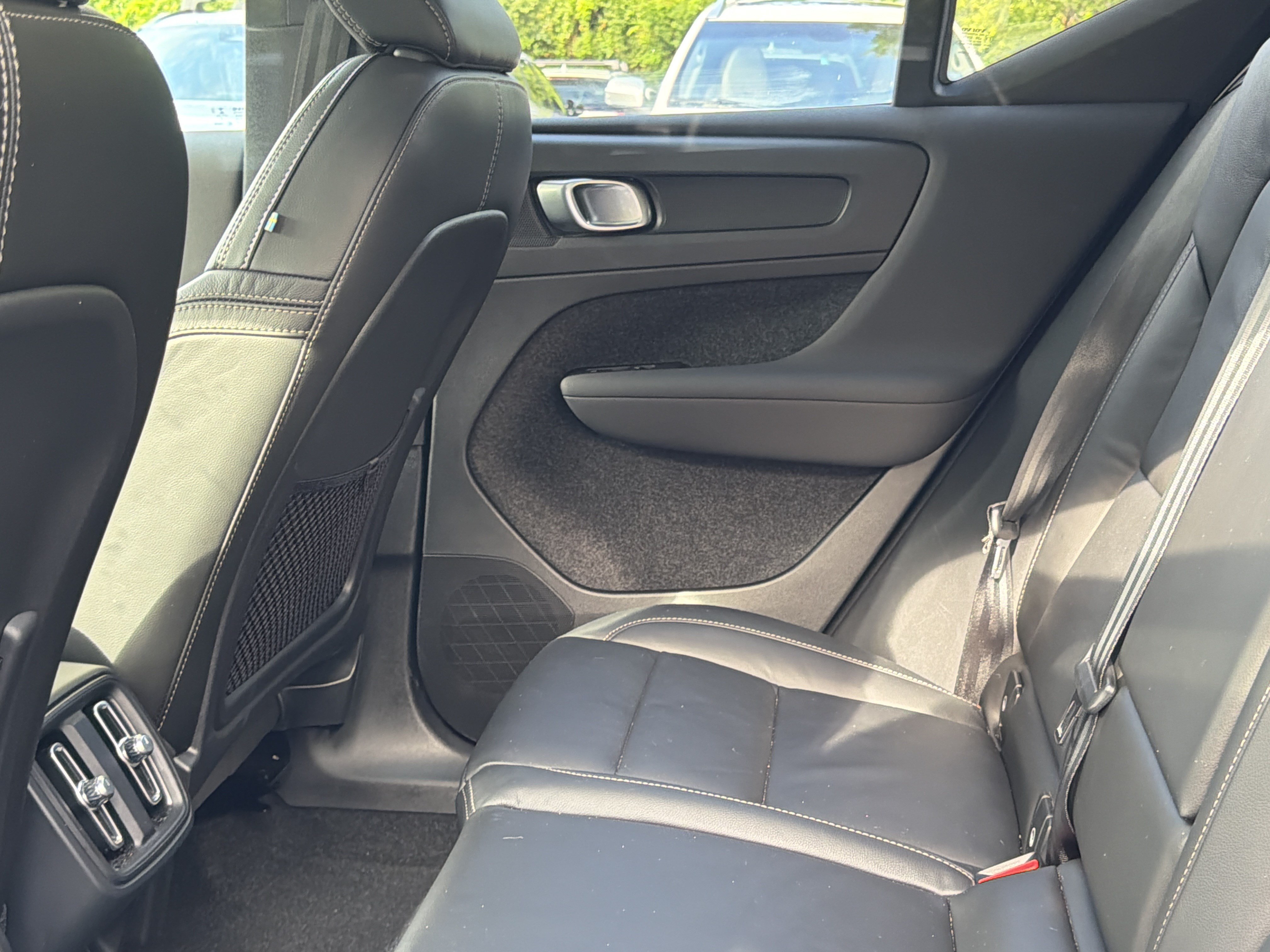 Certified 2023 Volvo XC40 B4 Plus w/ Driver Assist Package FWD image 50