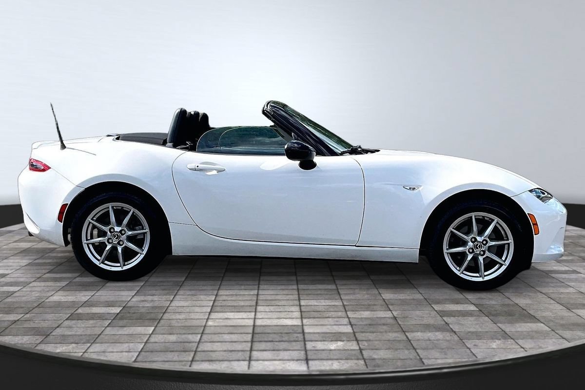 Used 2016 MAZDA MX-5 Miata Sport RWD image 8