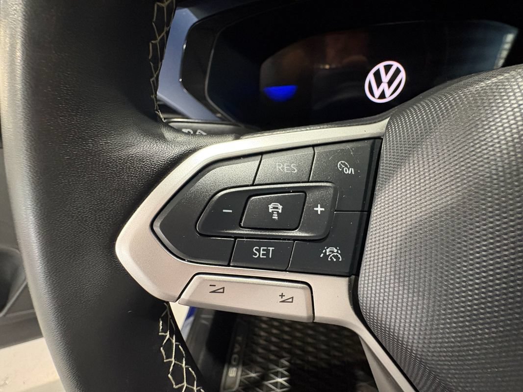 Used 2024 Volkswagen Taos SE w/ Panoramic Sunroof Package FWD image 13