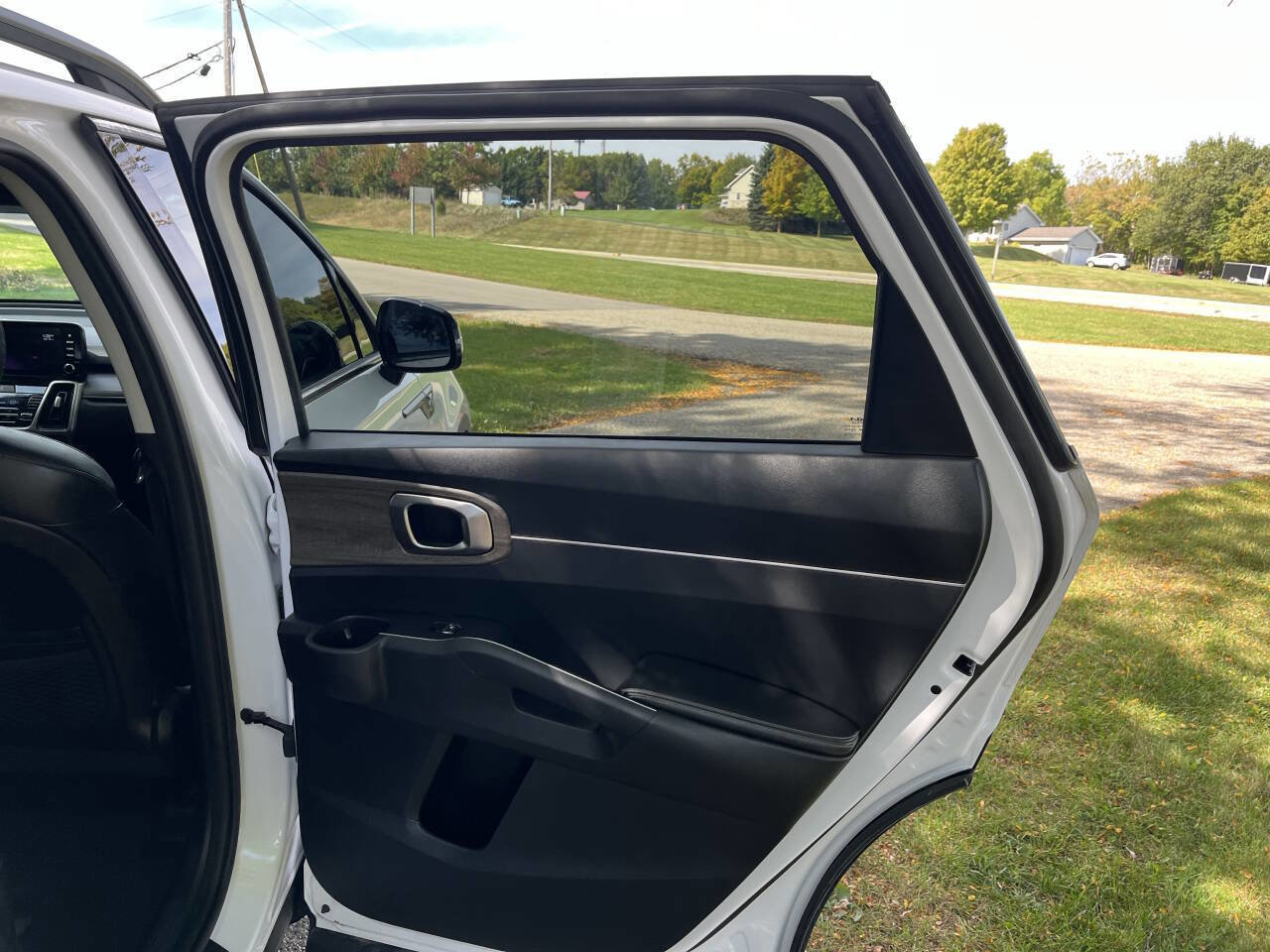 Used 2022 Kia Sorento S w/ Panoramic Sunroof Package image 37