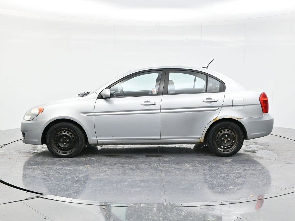 Used 2010 Hyundai Accent GLS w/ Premium Pkg 4 image 8