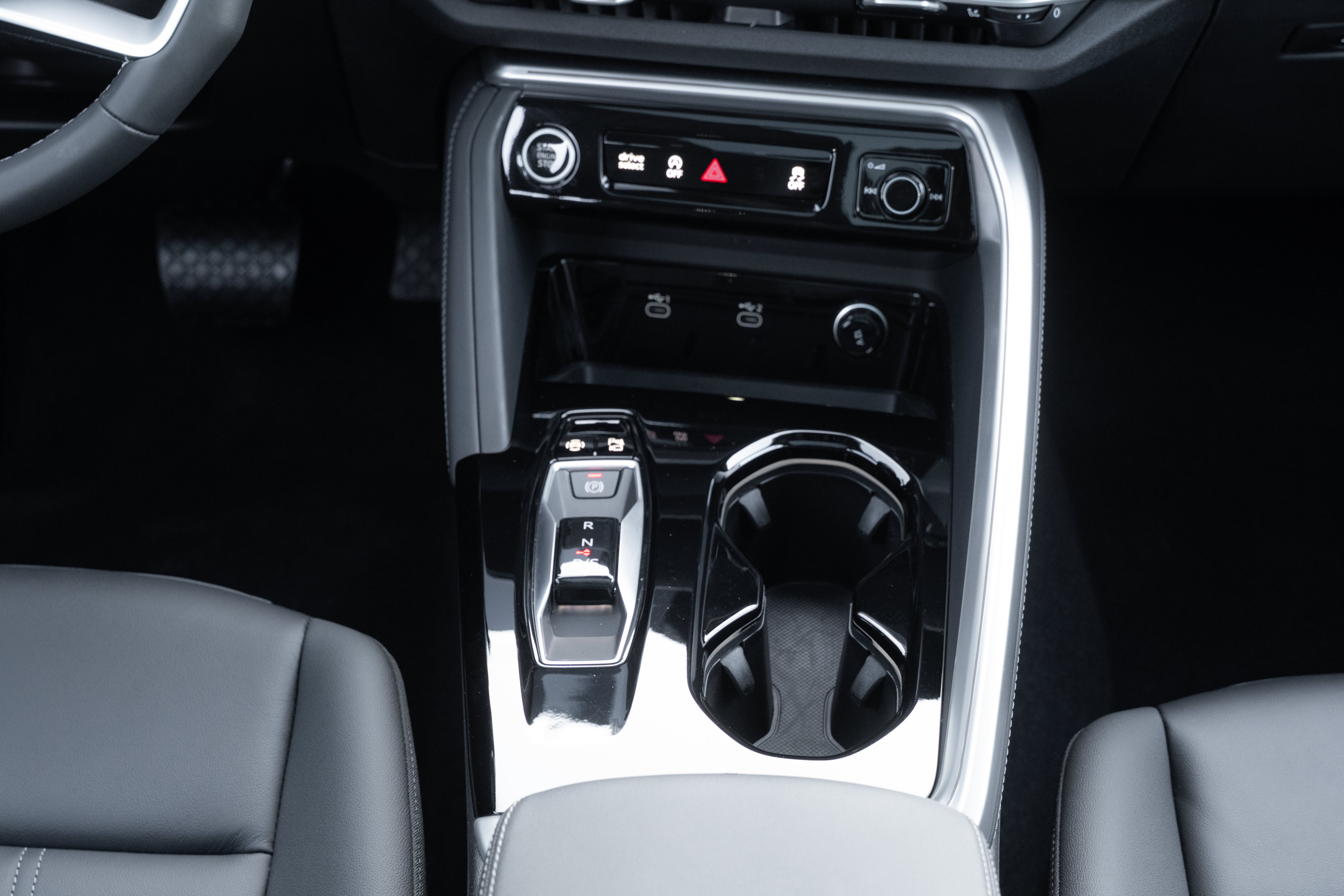 Certified 2025 Audi Q5 Premium w/ Convenience Package AWD/4WD image 17