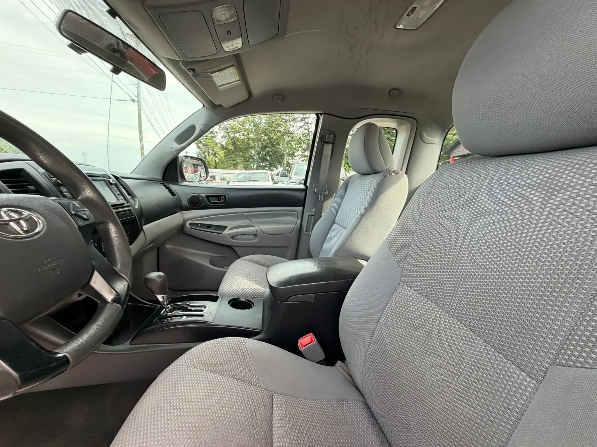 Used 2015 Toyota Tacoma 2WD Access Cab image 10