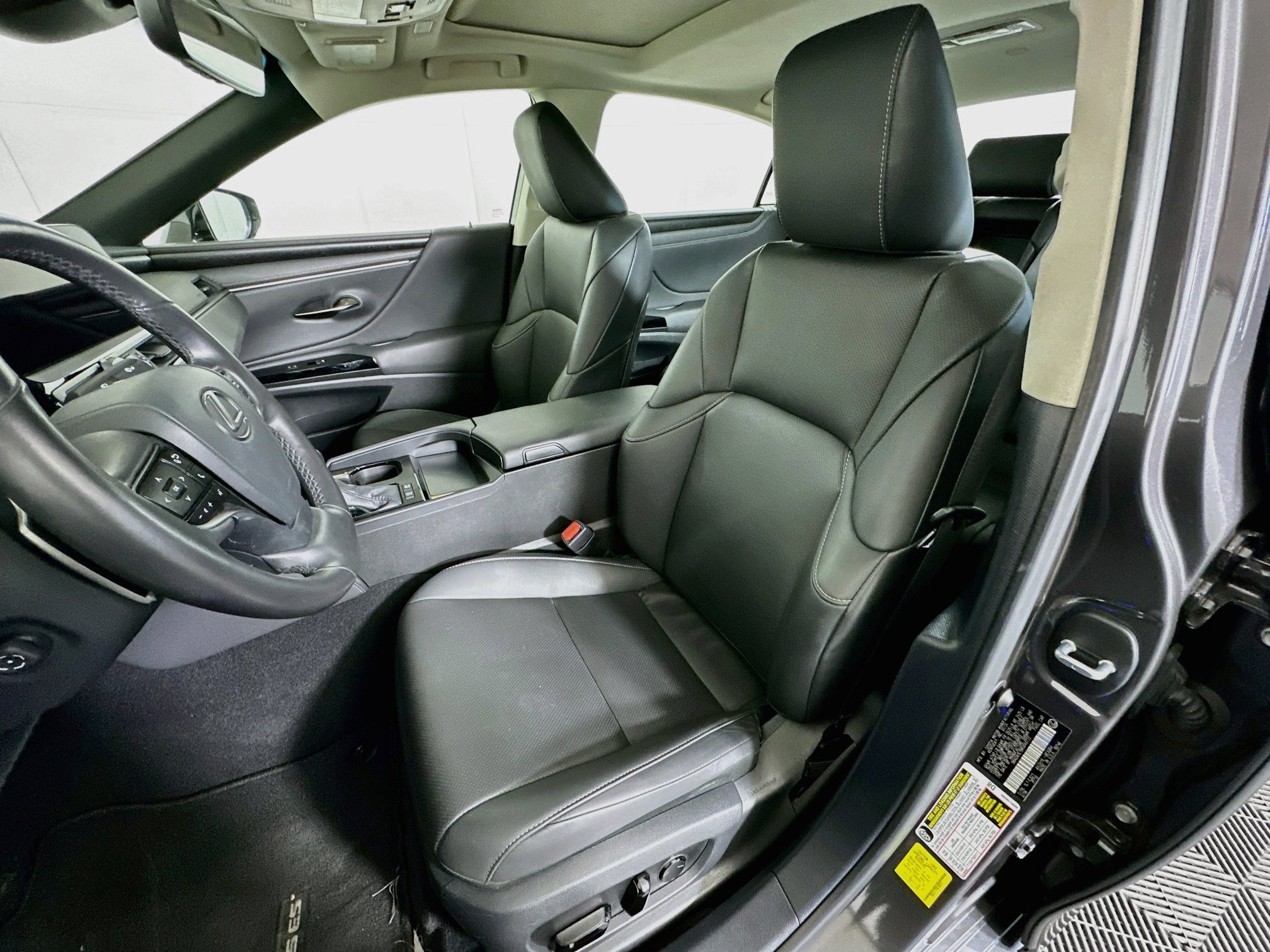 Used 2024 Lexus ES 300h w/ Premium Package FWD image 13