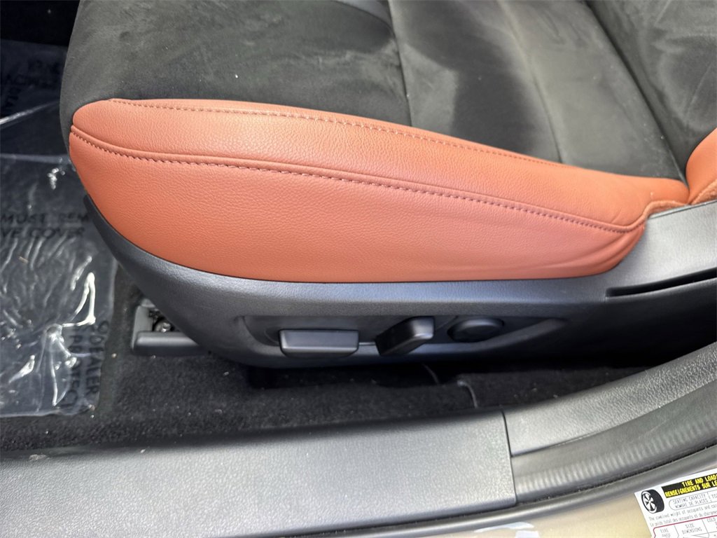 New 2024 MAZDA CX-30 Carbon image 42