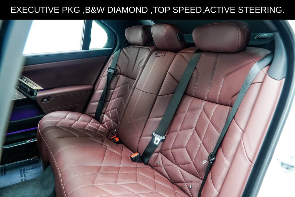 Used 2025 BMW 750e xDrive w/ Executive Package AWD/4WD image 57