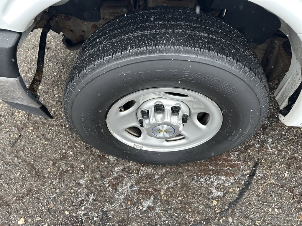 Used 2021 Chevrolet Express 2500 w/ Driver Convenience Package image 10