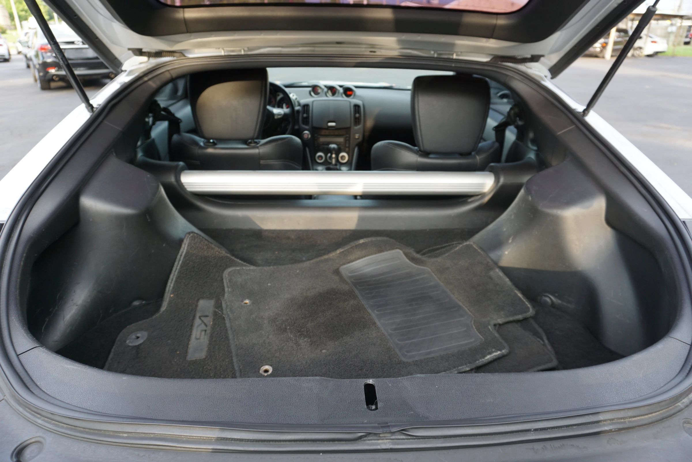 Used 2014 Nissan 370Z Touring RWD image 19
