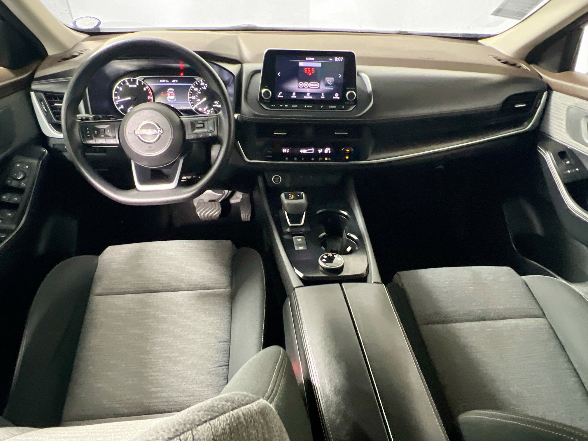 Used 2023 Nissan Rogue SV image 30