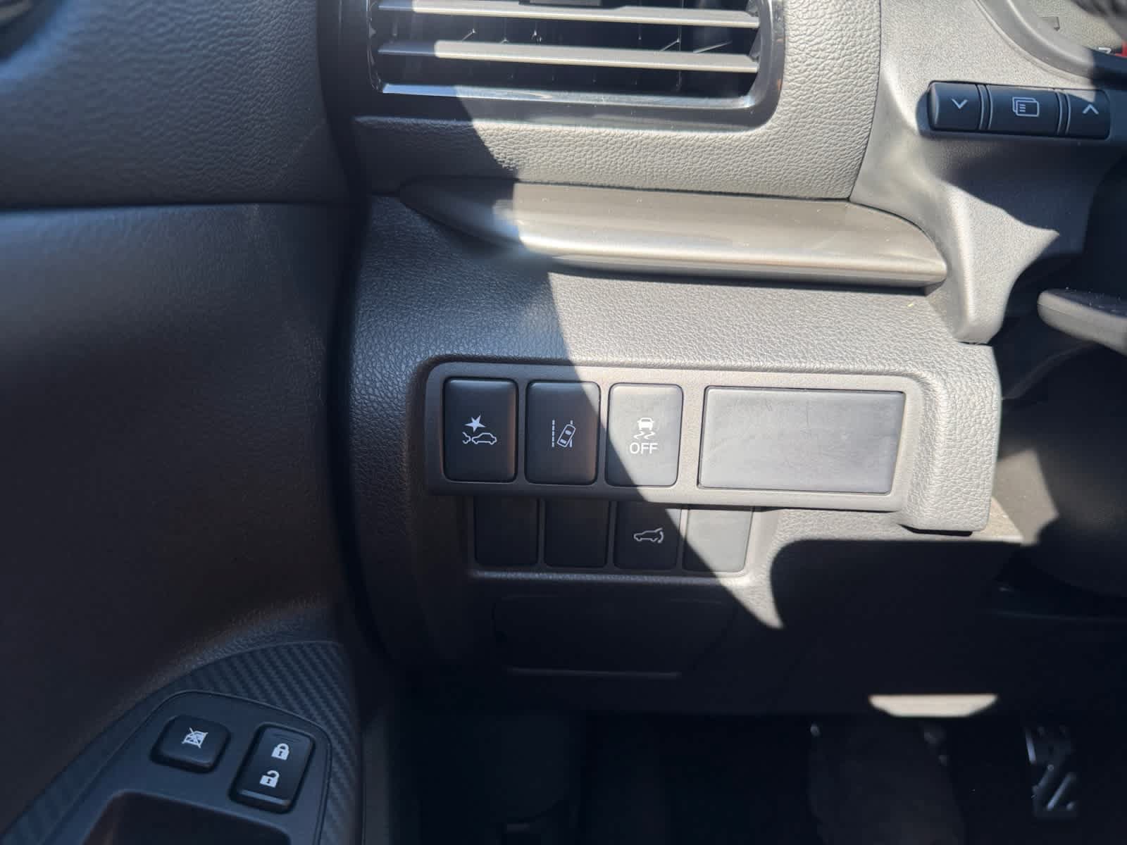 Used 2025 Mitsubishi Eclipse Cross AWD image 26