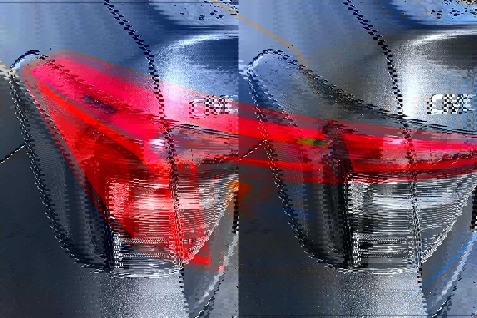 Used 2022 Honda Civic Touring image 28