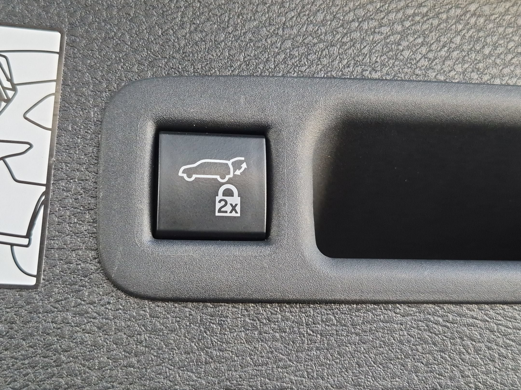 Certified 2024 Toyota Sienna XSE w/ XSE Plus Package FWD image 25
