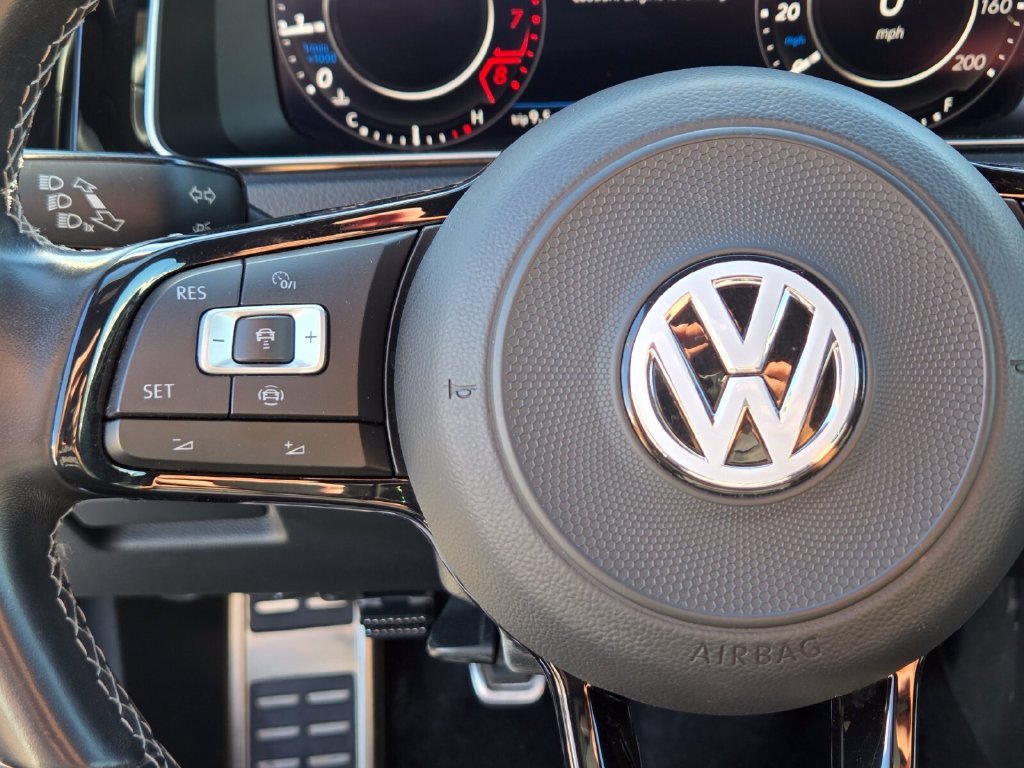 Used 2019 Volkswagen Golf R 4-Door AWD/4WD image 25