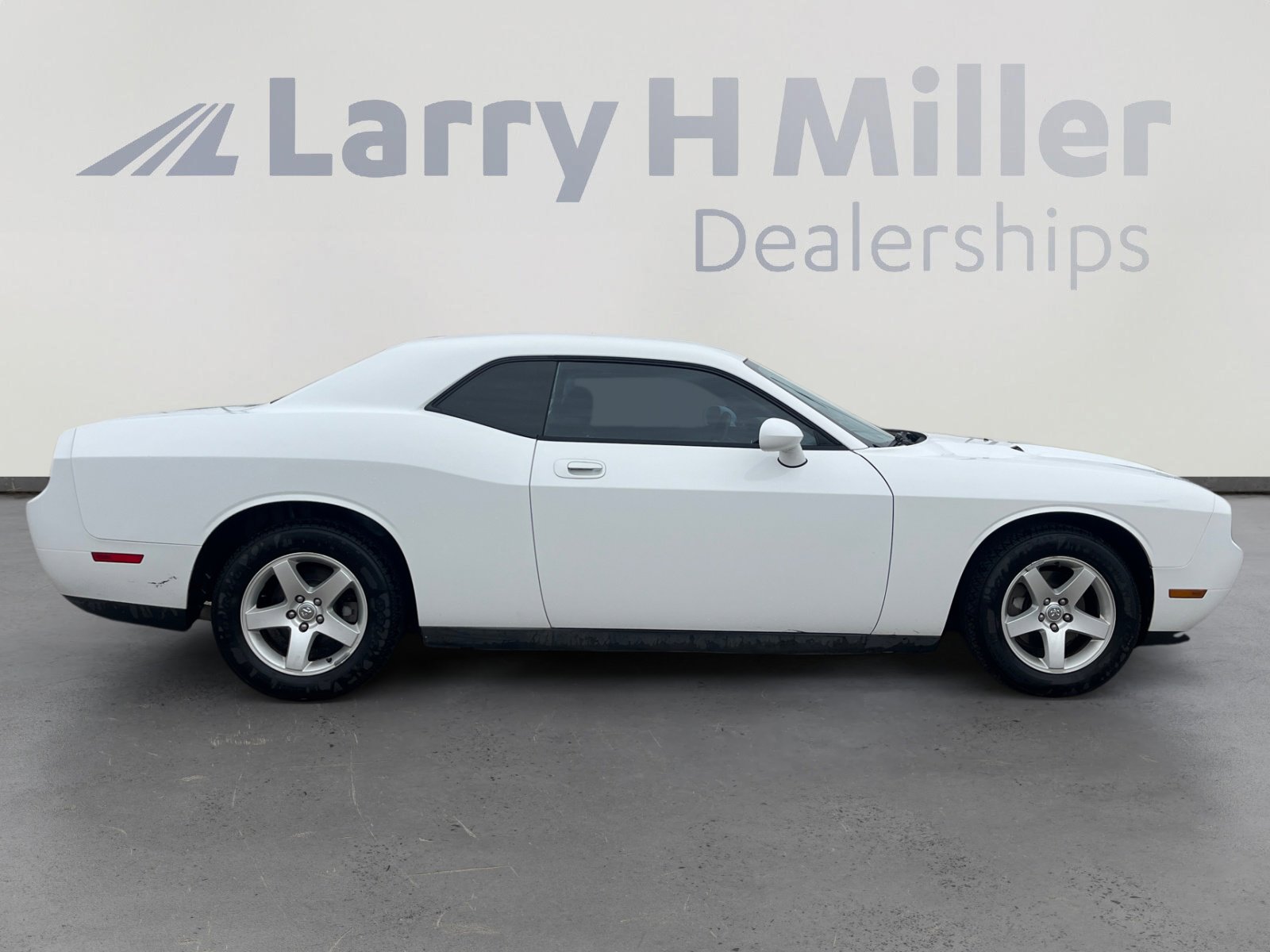 Used 2010 Dodge Challenger SE image 6