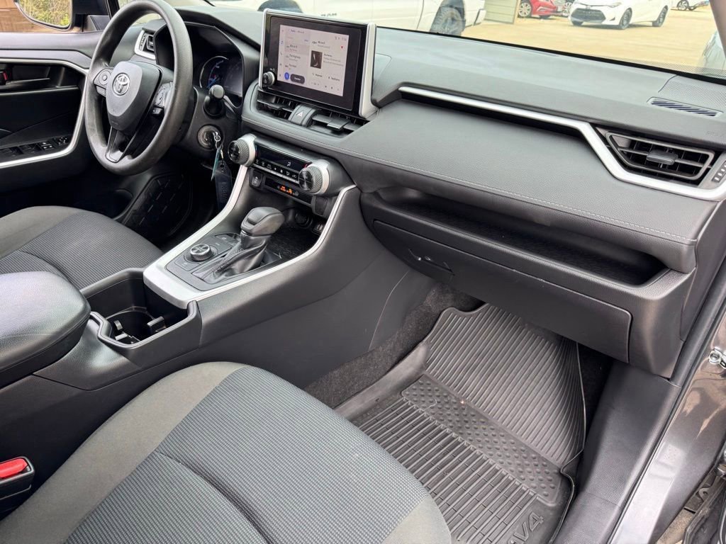 Used 2023 Toyota RAV4 LE image 15