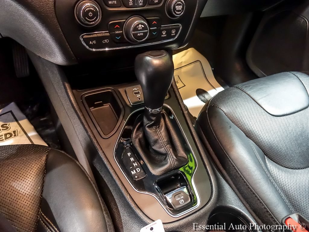 Used 2019 Jeep Cherokee Limited FWD image 20