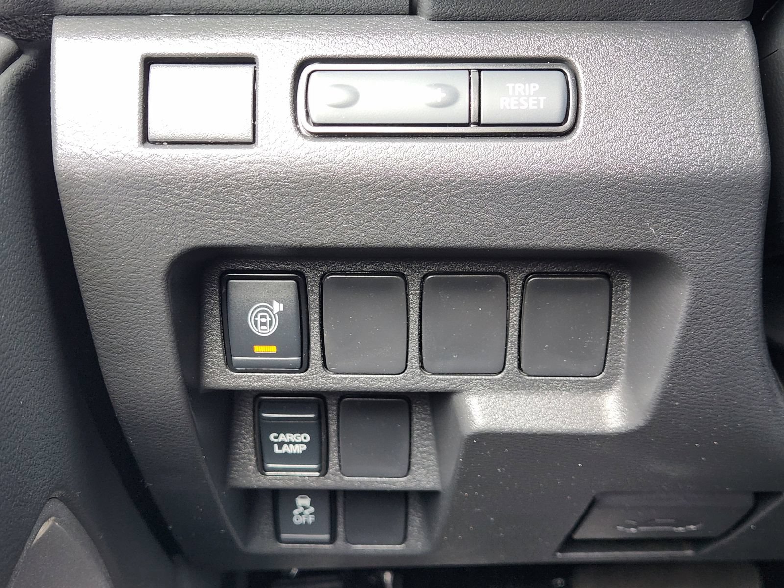 Used 2025 Nissan Frontier SV RWD image 25