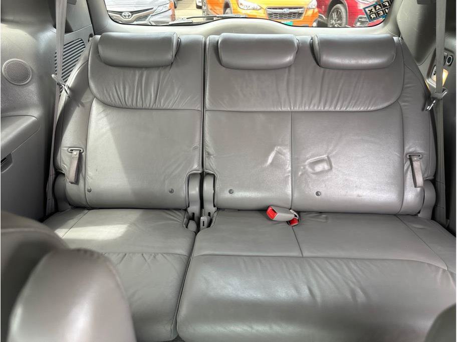 Used 2010 Toyota Sienna XLE Limited w/ XLE Limited Pkg 2 AWD/4WD image 19
