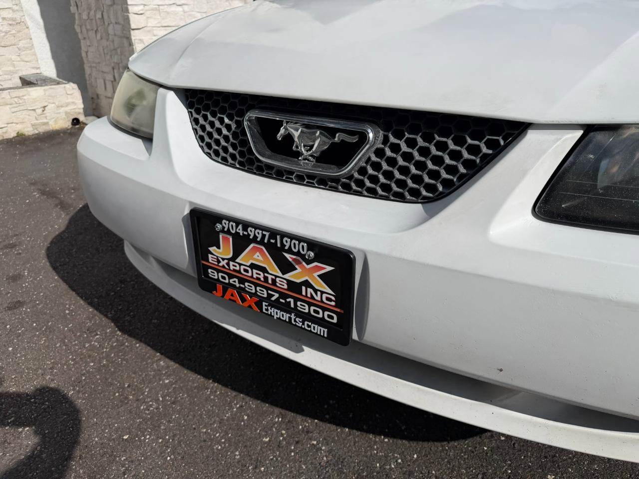 Used 2004 Ford Mustang Convertible RWD image 5