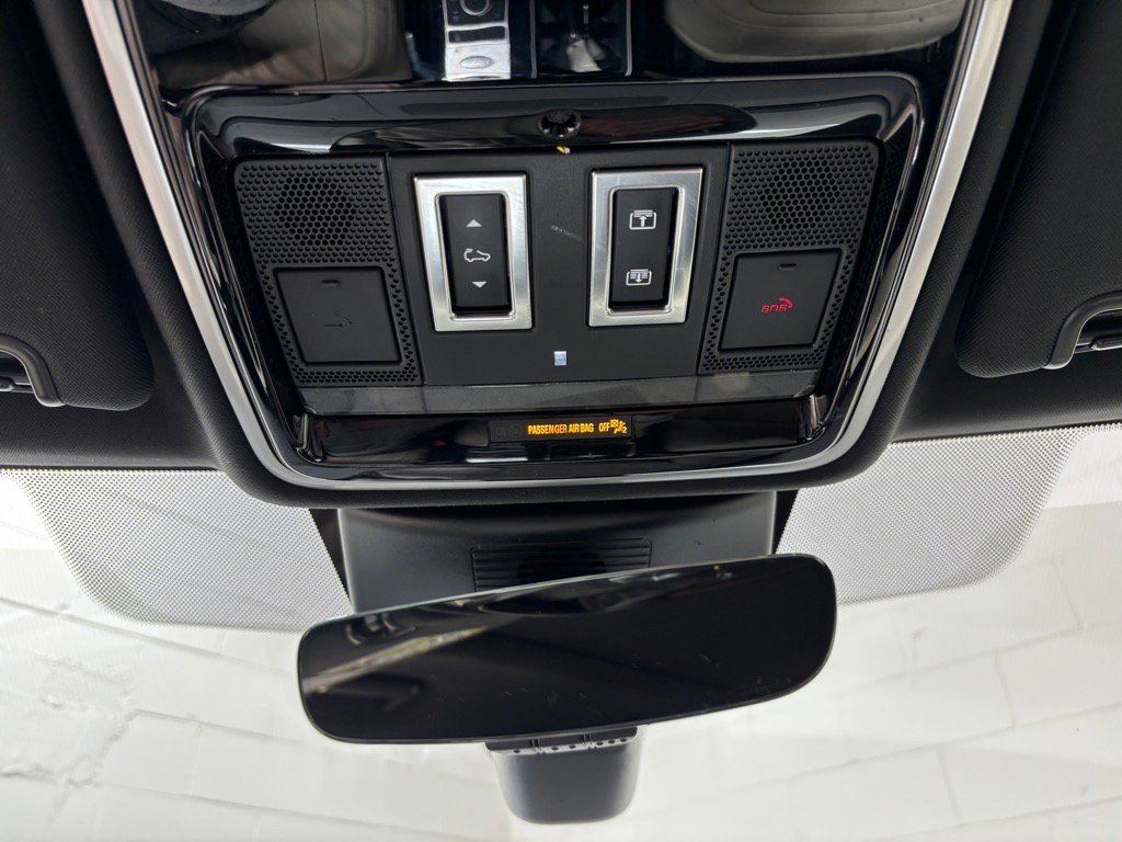 Used 2022 Land Rover Range Rover Westminster Edition image 12