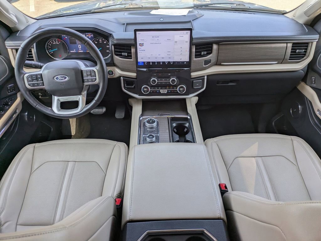 Used 2024 Ford Expedition Limited AWD/4WD image 16
