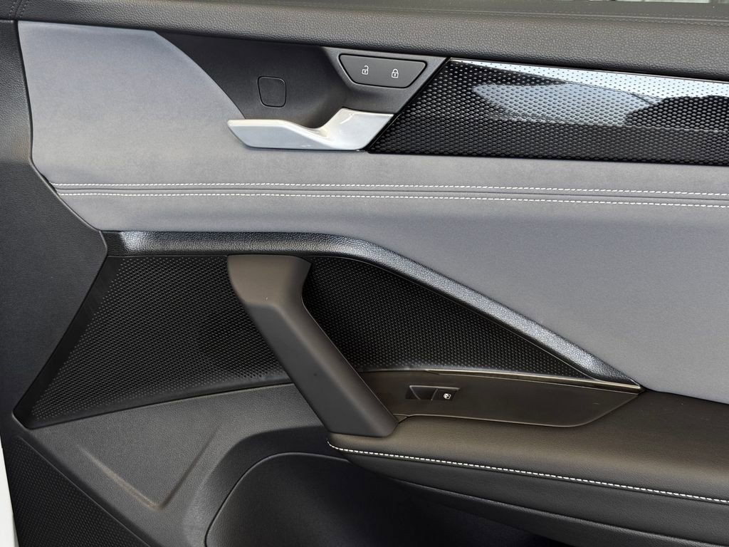 New 2026 Volkswagen Tiguan SE AWD/4WD image 24