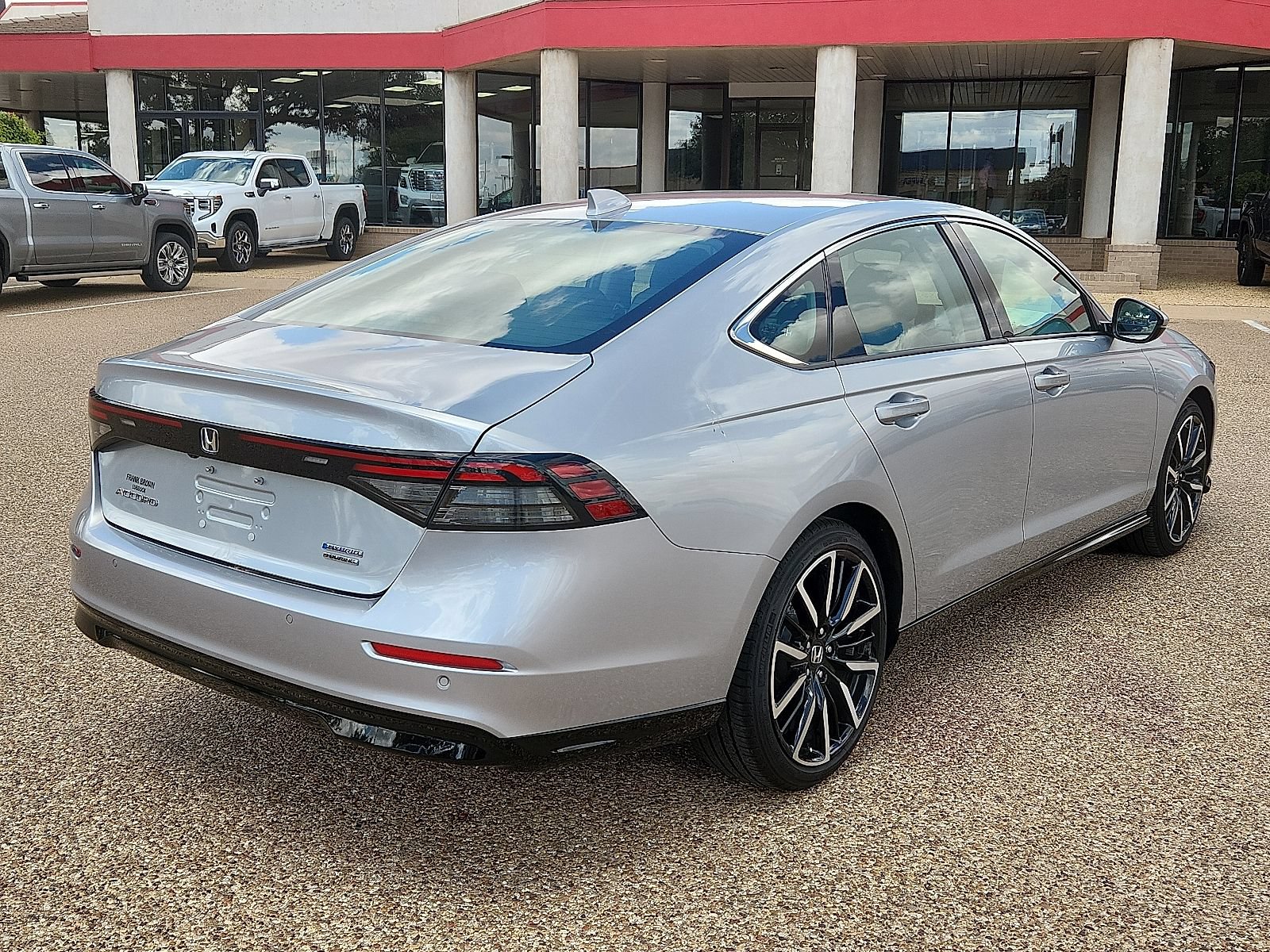 Used 2025 Honda Accord Touring image 4