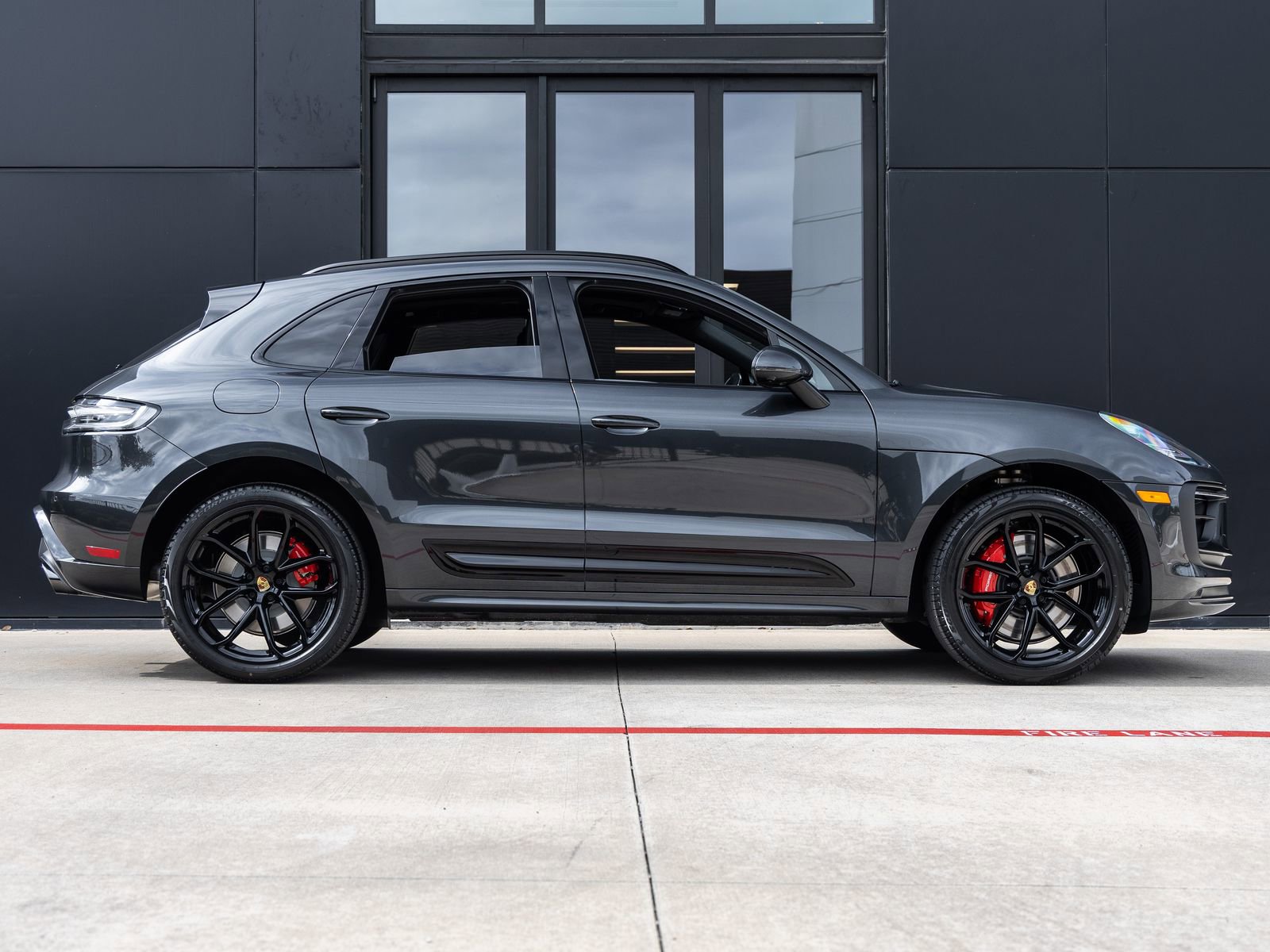 New 2026 Porsche Macan GTS AWD/4WD image 12