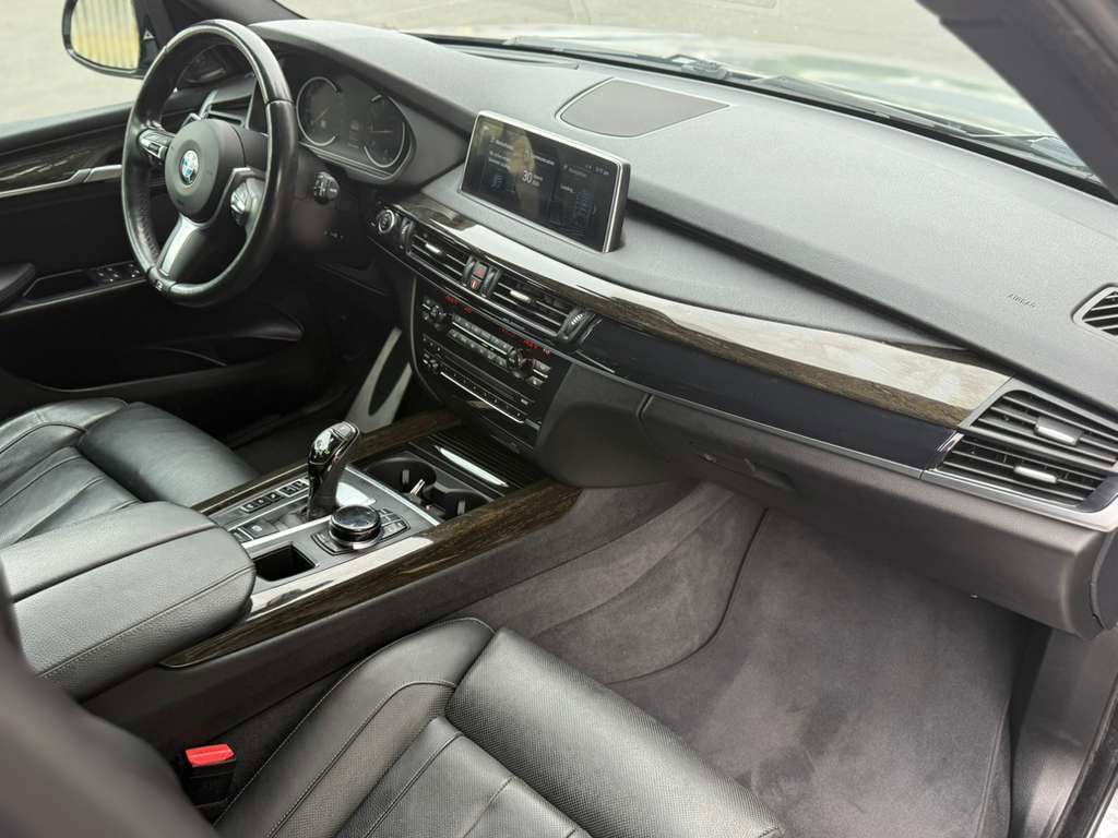 Used 2018 BMW X5 xDrive50i image 29