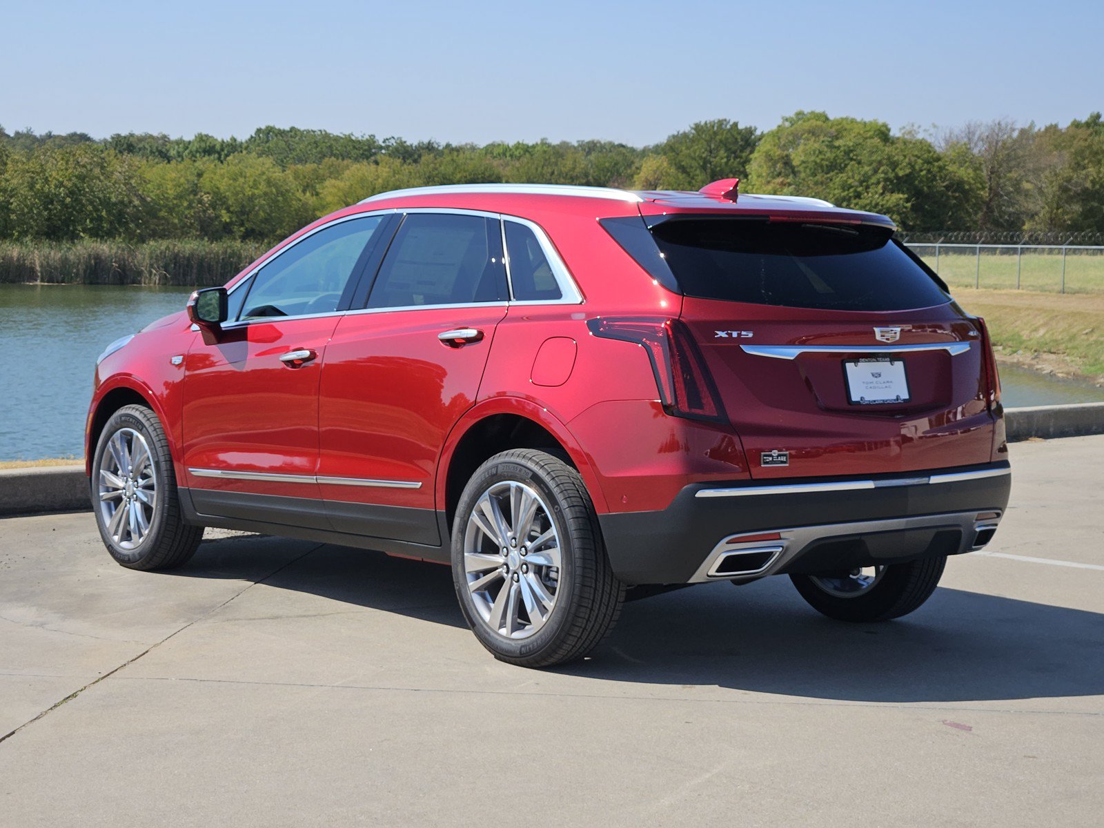 New 2026 Cadillac XT5 Premium Luxury w/ Driver Assist Package FWD image 3