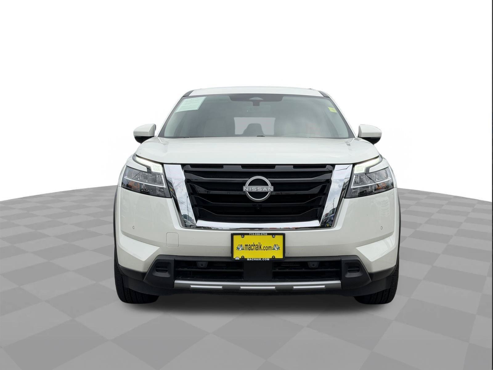 Used 2024 Nissan Pathfinder SL AWD/4WD image 8