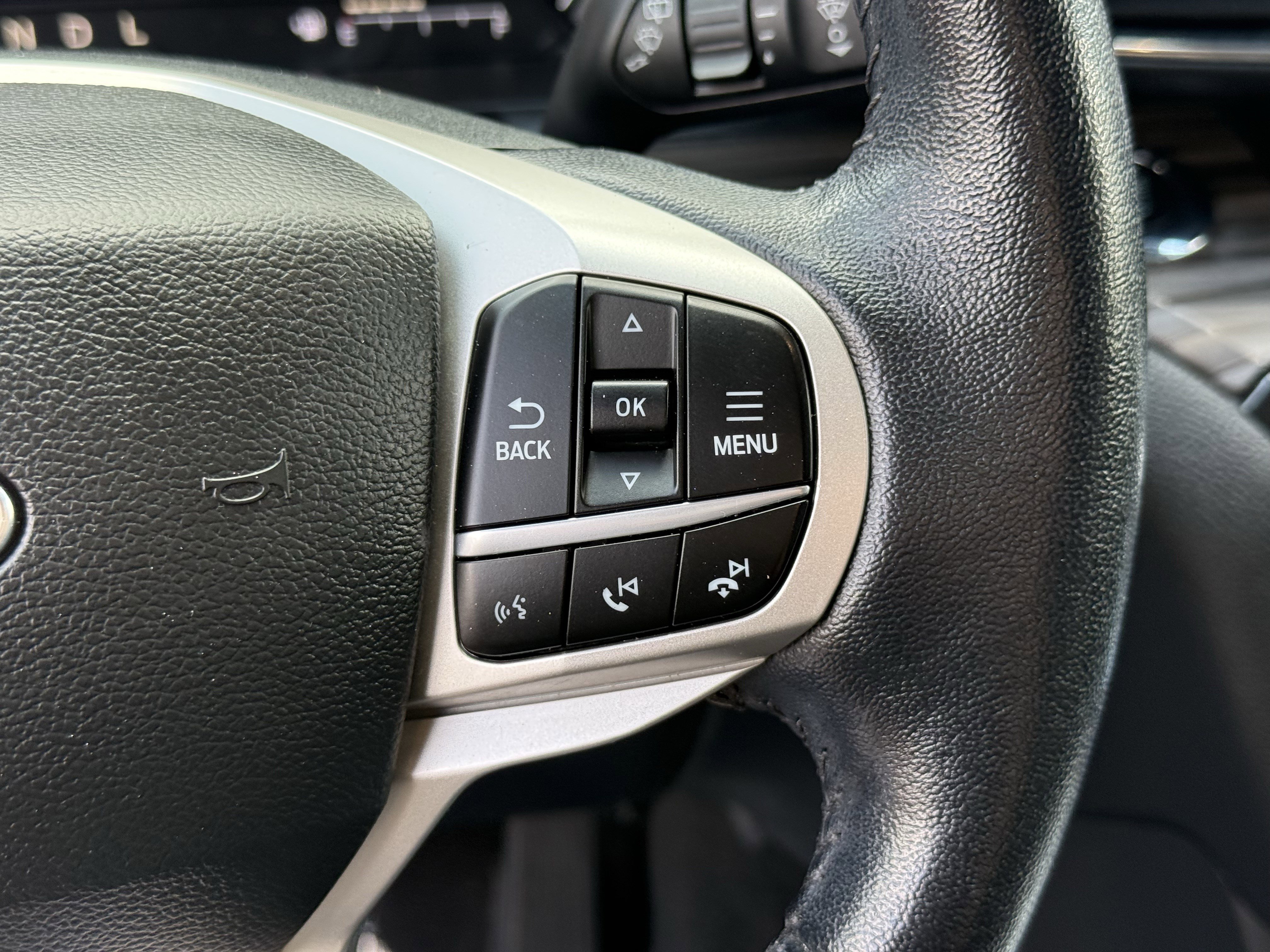 Used 2022 Ford Explorer Limited image 17