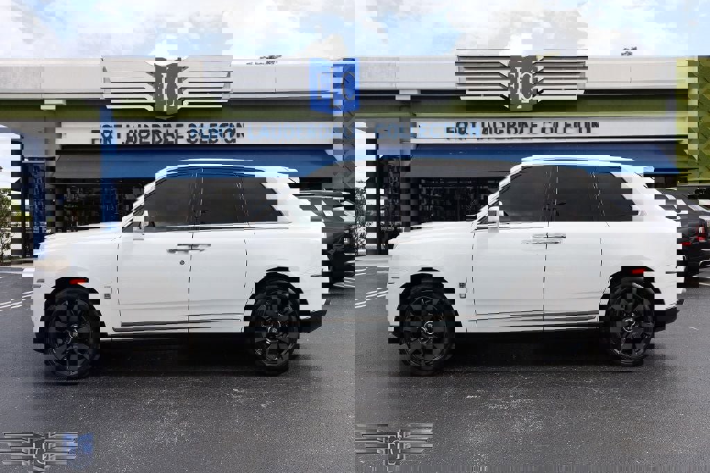 Used 2019 Rolls-Royce Cullinan image 3