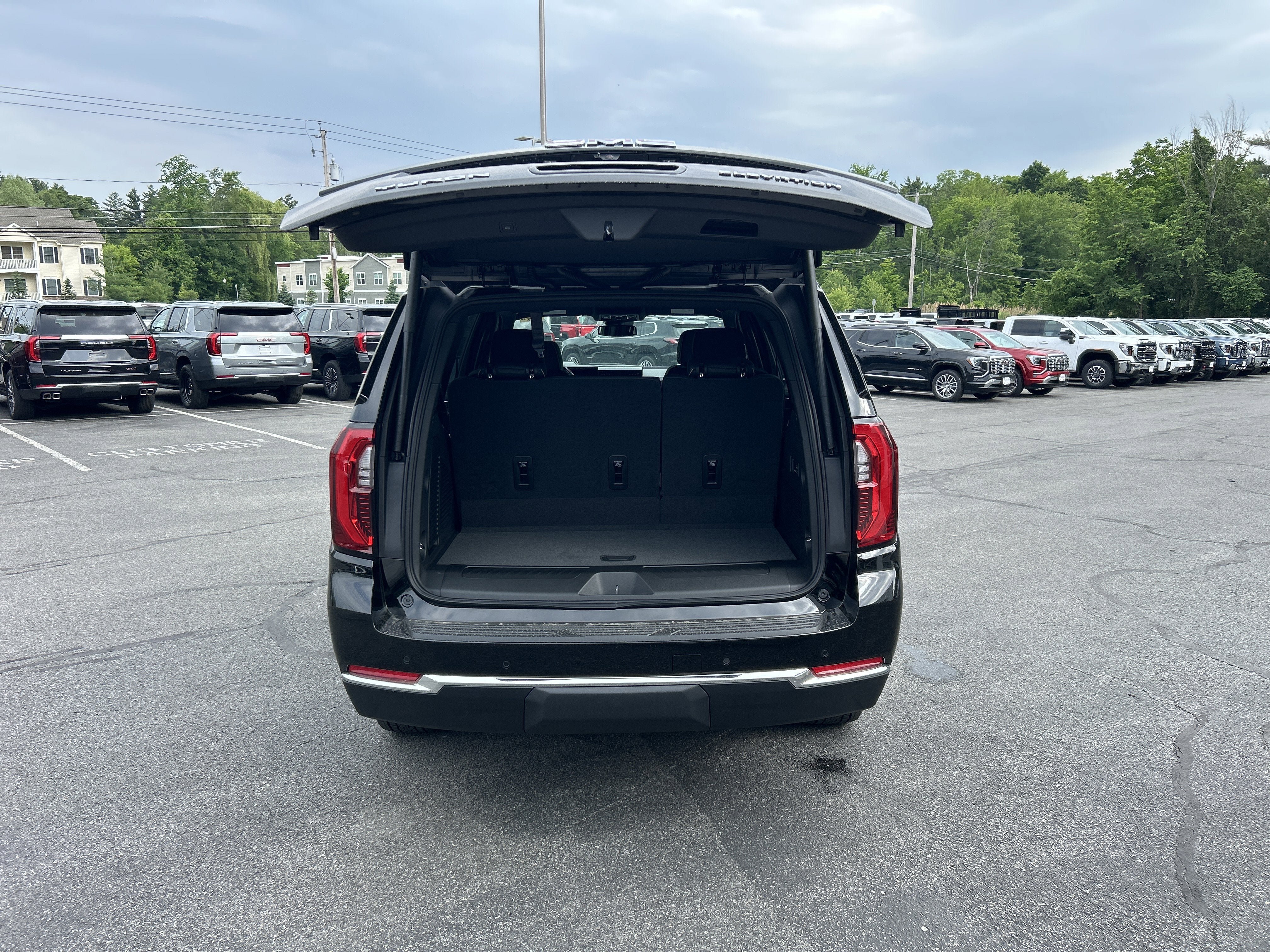 New 2026 GMC Yukon Elevation AWD/4WD image 13
