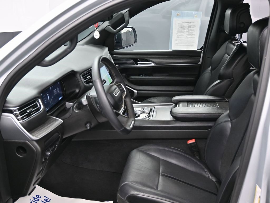 Used 2024 Jeep Wagoneer Series II w/ Flexible Seating Group image 17