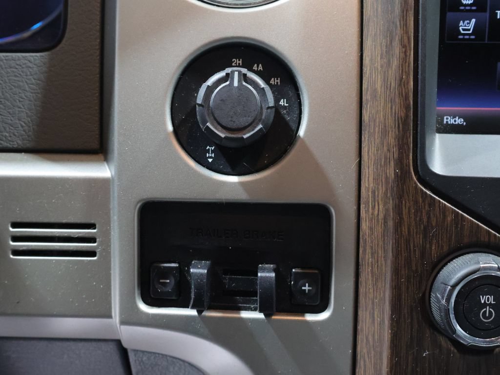 Used 2014 Ford F150 Lariat w/ Lariat Chrome Package AWD/4WD image 30