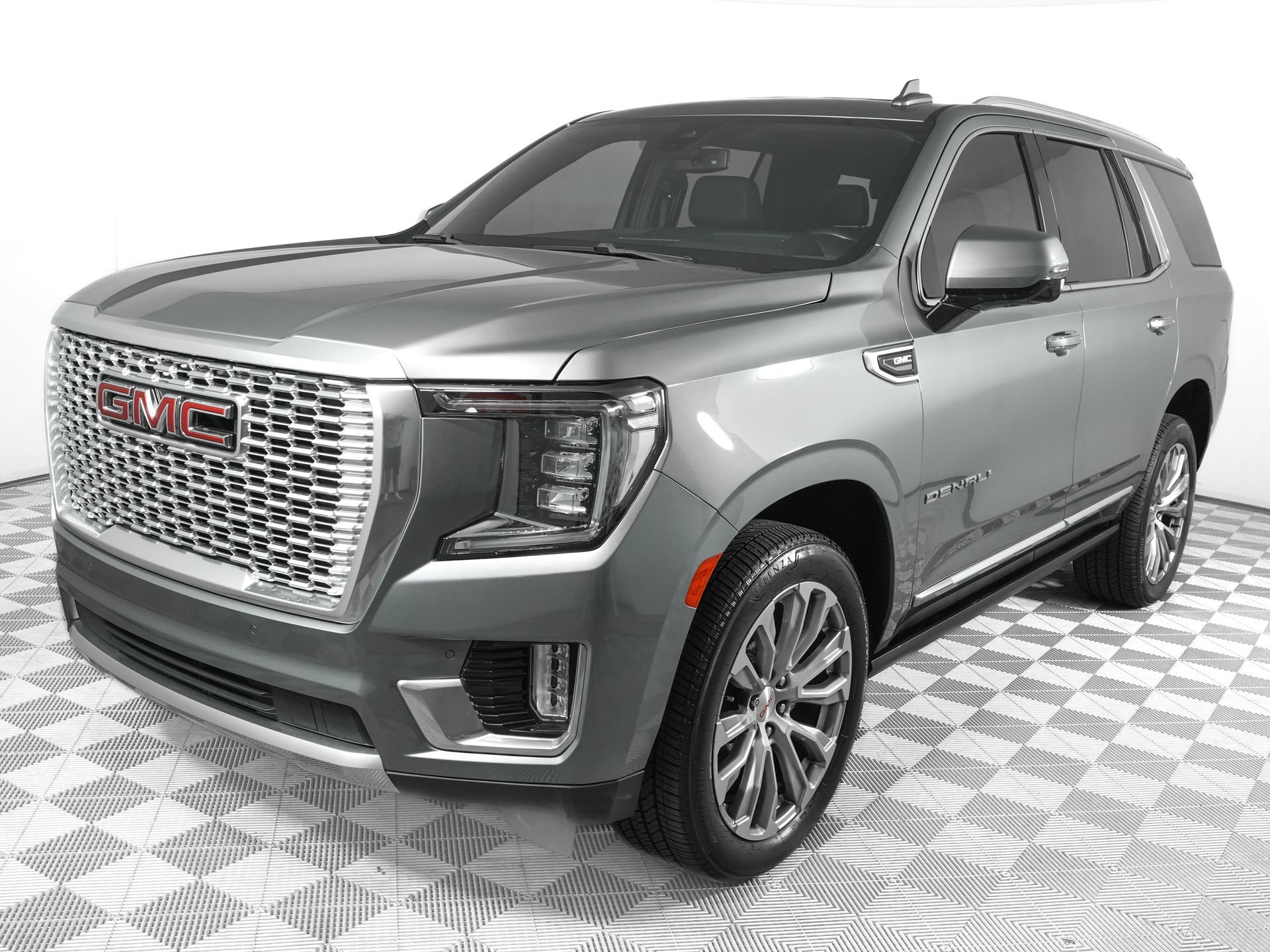 Used 2022 GMC Yukon Denali RWD image 7