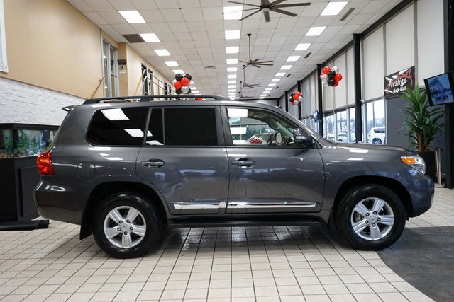 Used 2013 Toyota Land Cruiser image 21